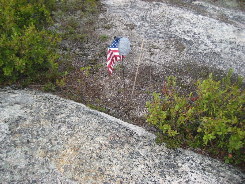 MtBayle (17).JPG - Up on top was a small veterans memorial.